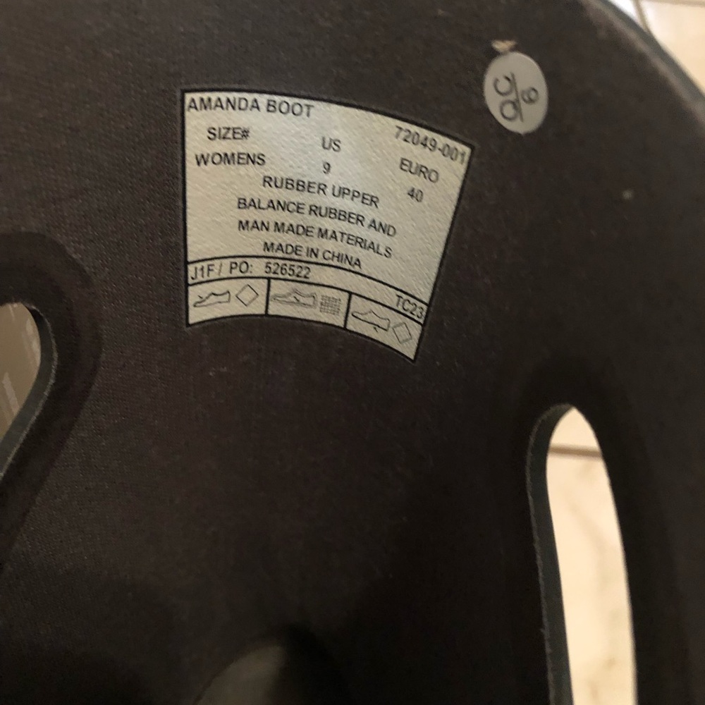 Bogs Rain Boot - Picture 8 of 8